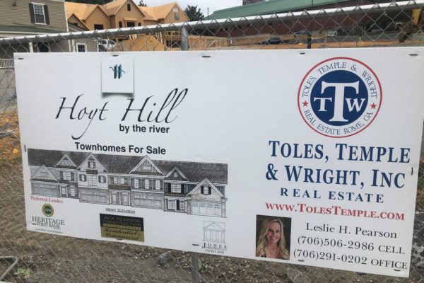 Hoyt Hill sign