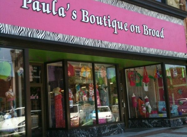Paula's Boutique logo